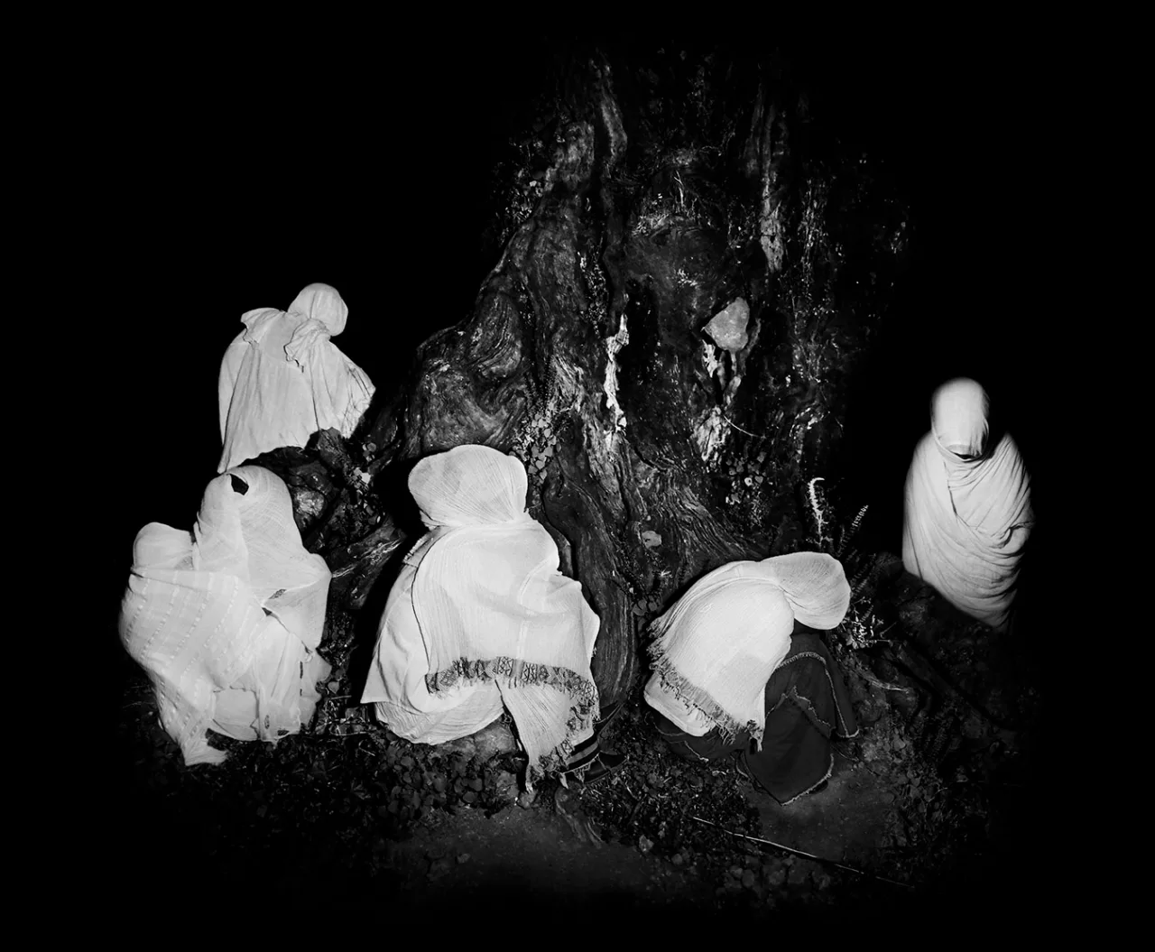 08_Arbre-devant-la-synagogue-Ethiopie